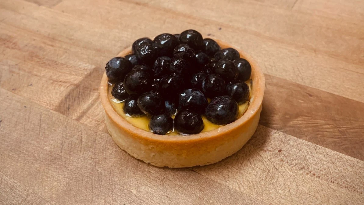 Berry custard tart